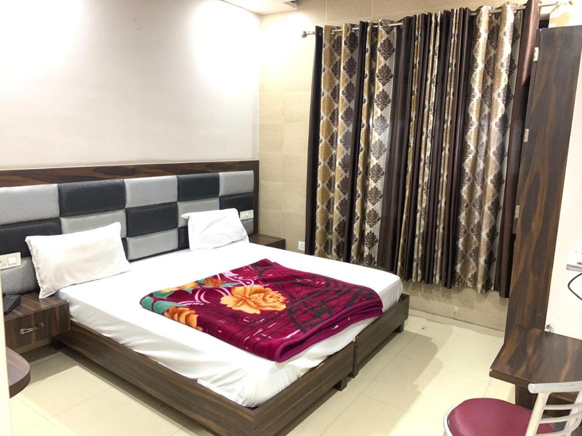 Hotel Sukhman Residency アムリトサル エクステリア 写真