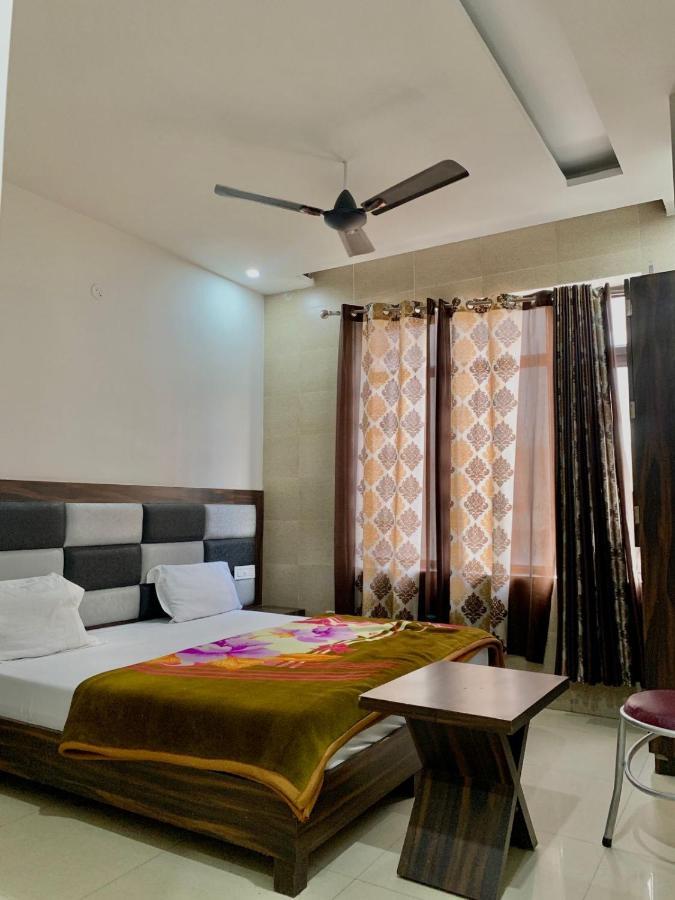 Hotel Sukhman Residency アムリトサル エクステリア 写真